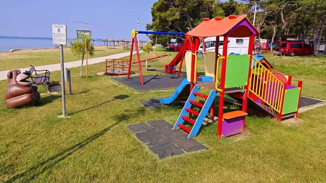 Mobile Home Mia بريفلاكا